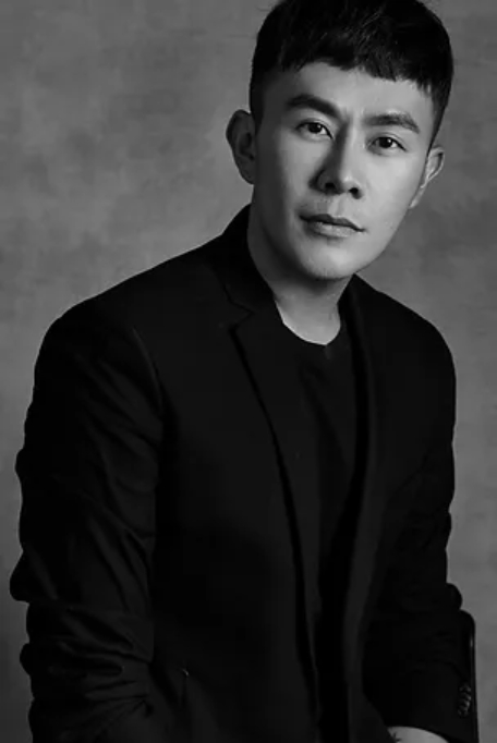 「我只想做跟美有關的事！」從鄉下囝仔到頂級彩妝師Pat McGrath團隊，Jonathan Wu的時尚追夢之旅