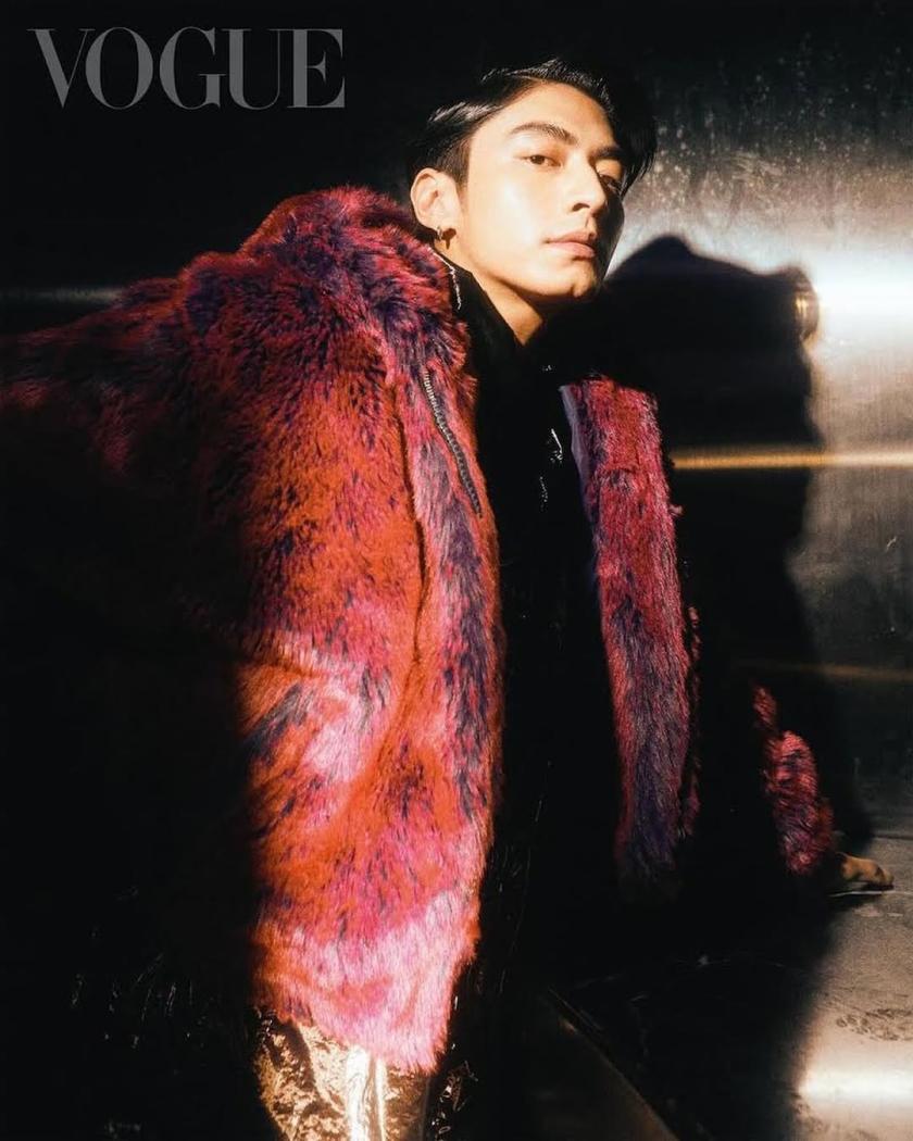 VOGUE Dec issue 2023 f