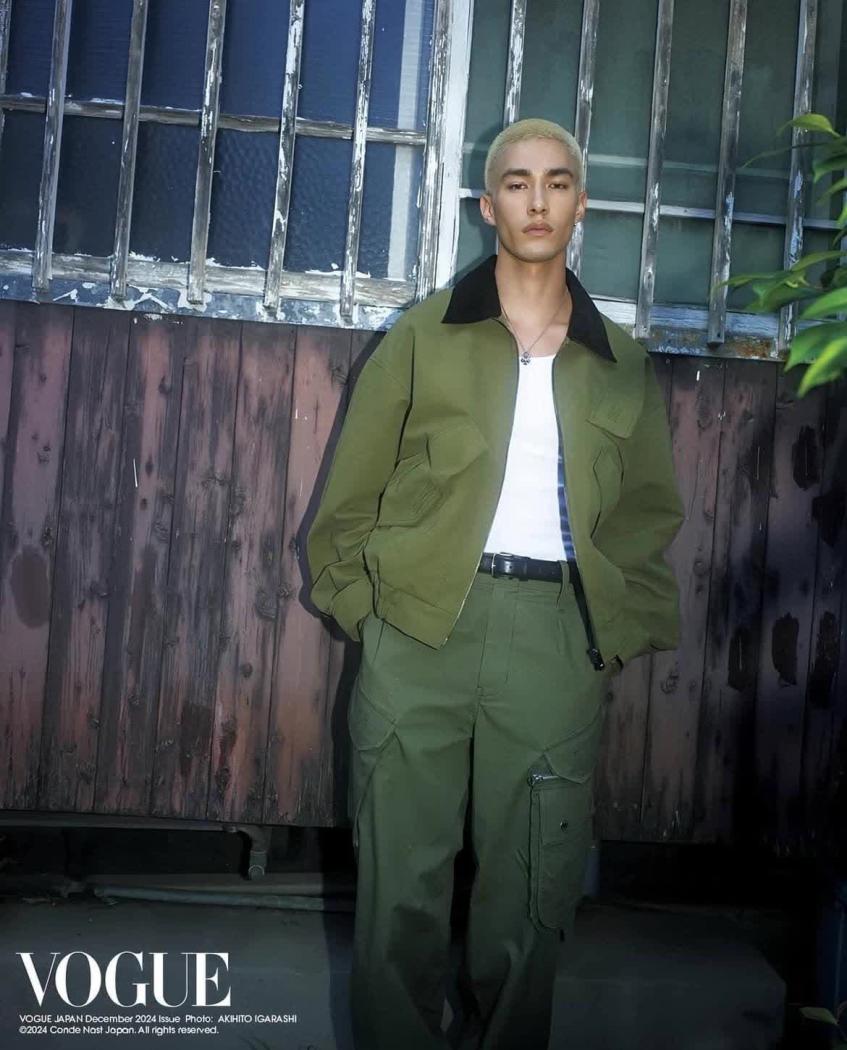 VOGUE JAPAN DEC 2024