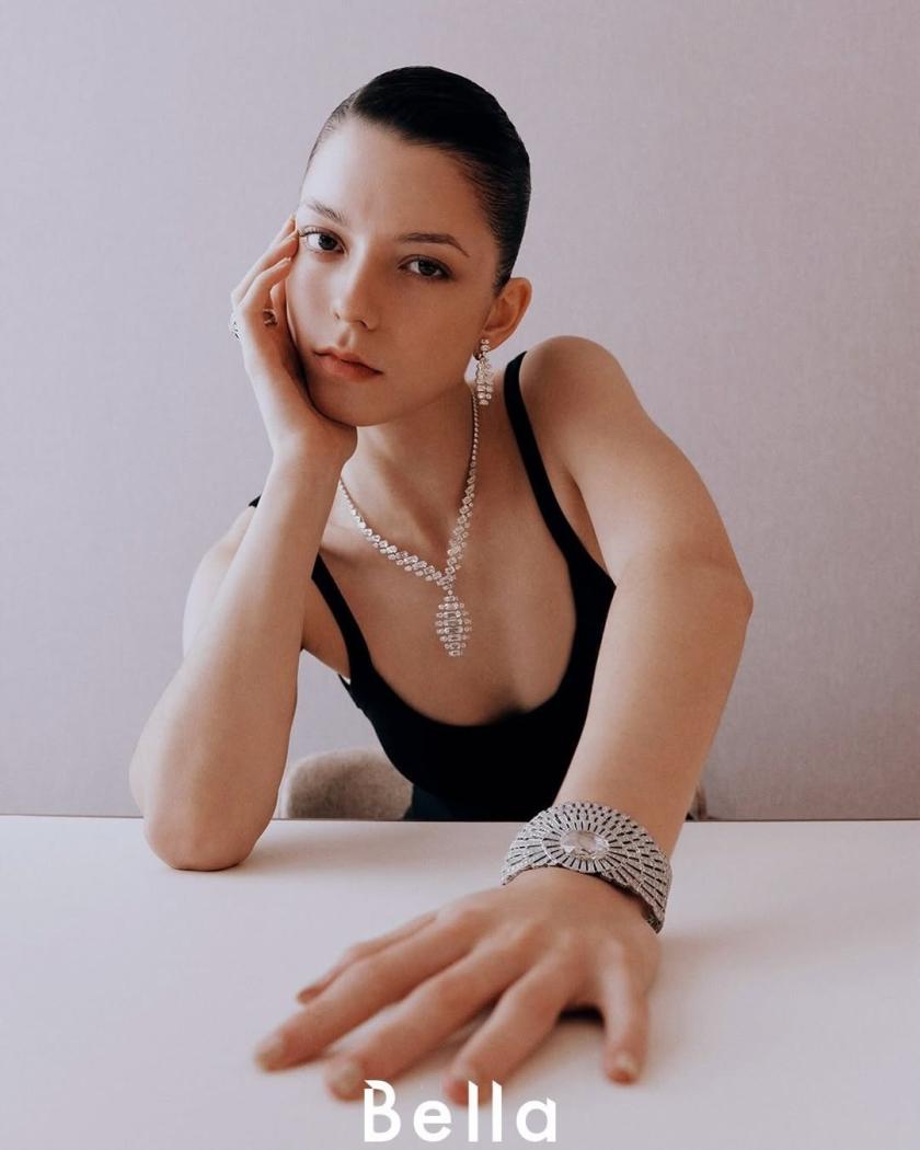 Bella Cartier En Equilibre March 26